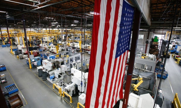 Поръчките към американските промишлени предприятия са намалели рязко през януари